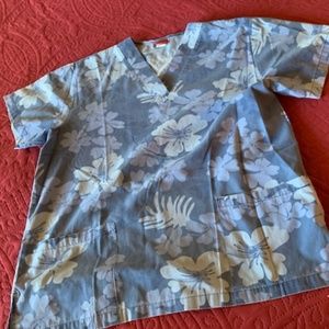 Scrub top , Small, blue Hawaiian , 2 front pockets , Salus